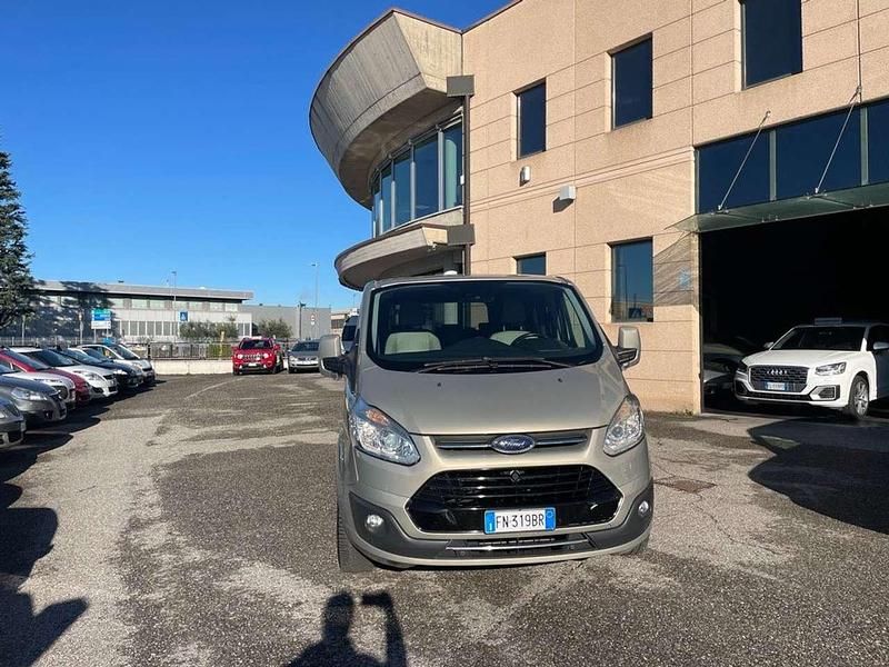 Usata Ford Tourneo Titanium 170 CV (125 kW) 2018 Champagne Monovolume