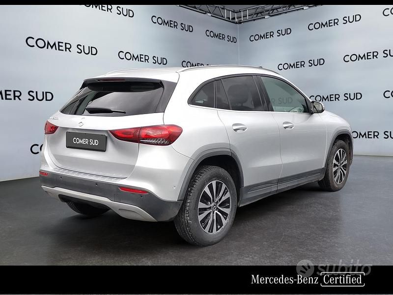 Usata Mercedes GLA200 150 CV (110 kW) 2021 Grigio SUV