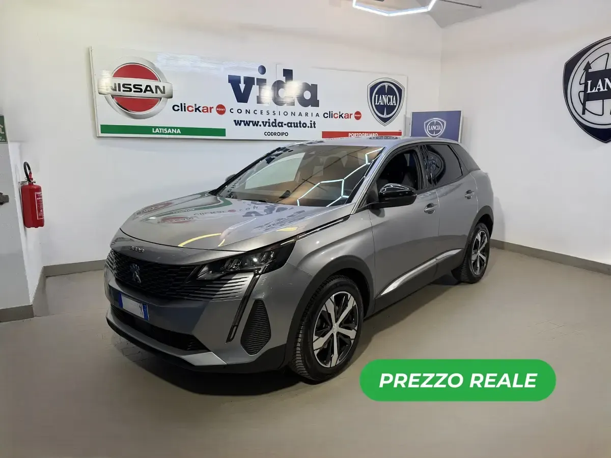 Usata Peugeot 3008 131 CV (96 kW) 2023 SUV