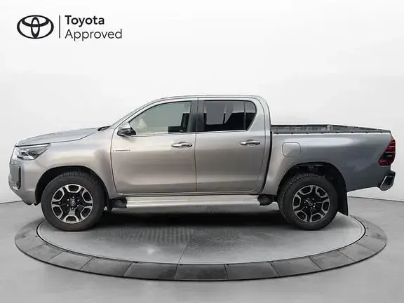 Usata Toyota HiLux Executive 204 CV (150 kW) 2021 Grigio Pick-up