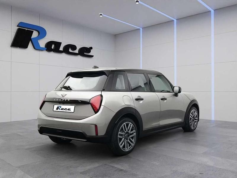 Usata Mini Cooper Classic 114 kW (156 CV) 2025 Grigio Utilitaria