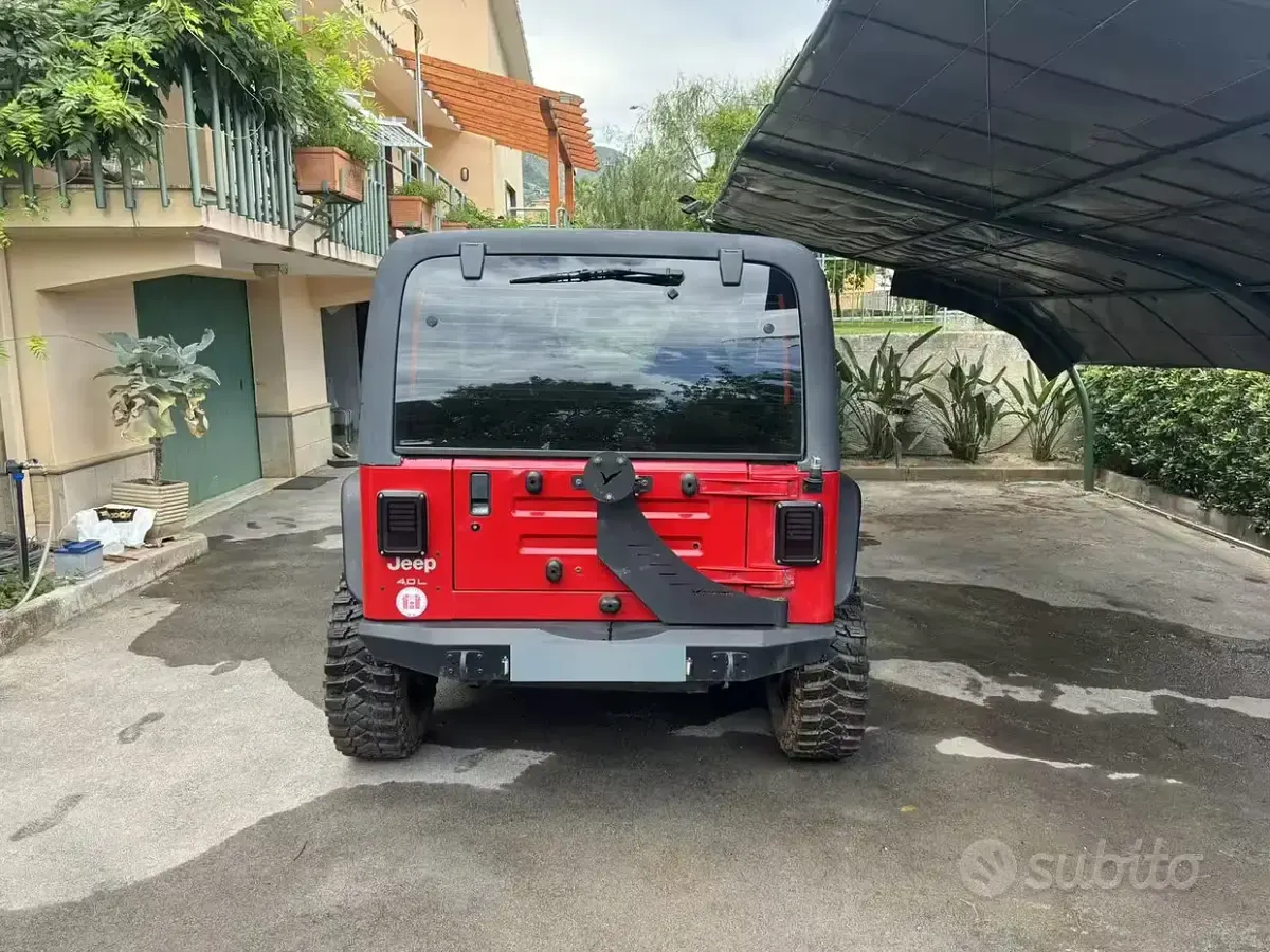 Usata Jeep Wrangler 177 CV (130 kW) 1999 Rosso SUV