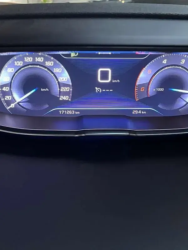 Usata Peugeot 3008 Crossway 131 CV (96 kW) 2019 Nero SUV