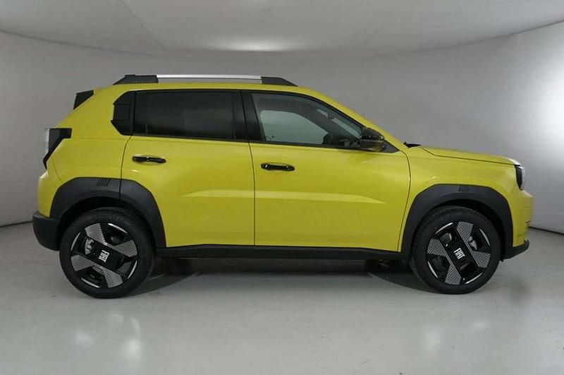 Nuova Fiat Grande Panda La Prima 110 CV (80 kW) 2025 Giallo Utilitaria