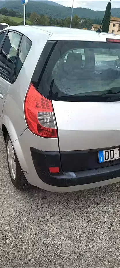 Usata Renault Scénic II 111 CV (81 kW) 2006 Grigio Monovolume