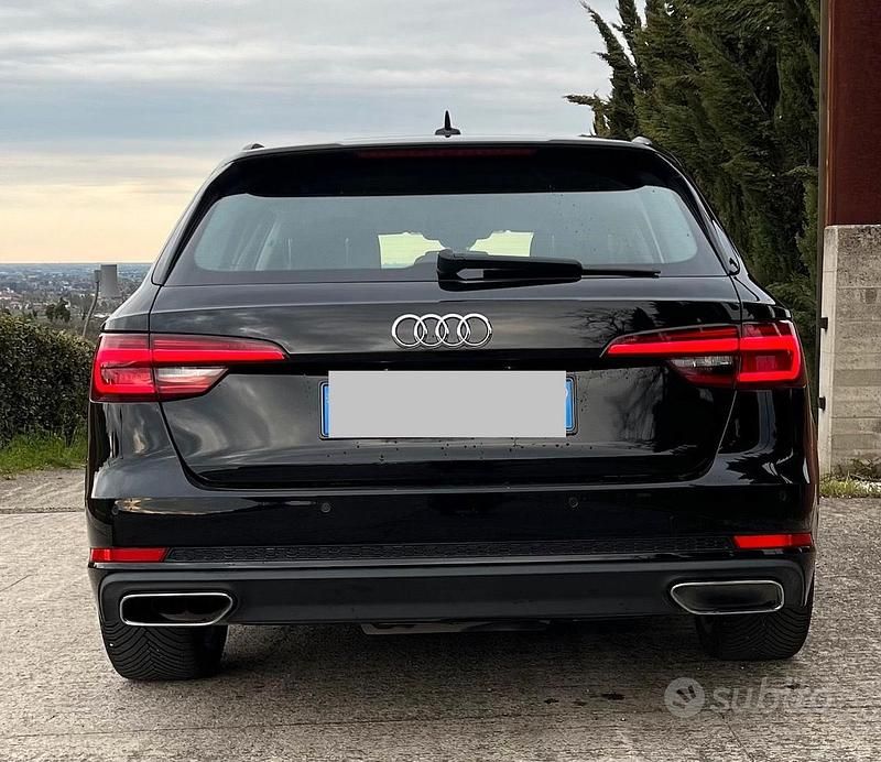 Usata Audi A4 190 CV (139 kW) 2019 Nero Station wagon