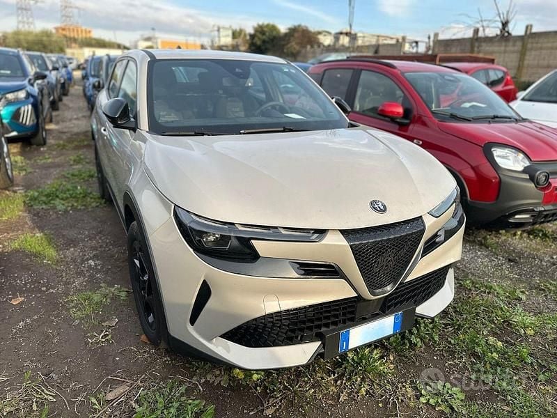 Avorio Usata 2025 Alfa Romeo Junior SUV | 22.950 € (Super prezzo) - Immagine 1/4