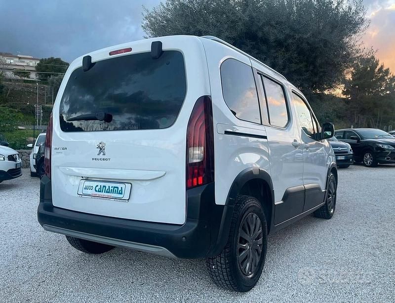 Usata Peugeot Rifter S 102 CV (75 kW) 2019 Bianco Monovolume