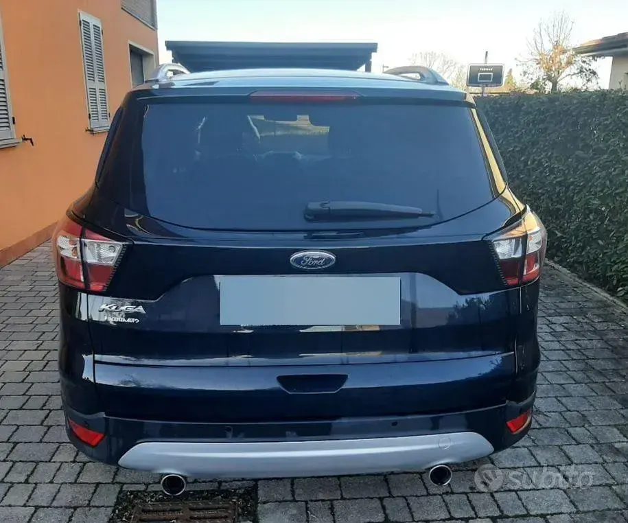 Usata Ford Kuga 120 CV (88 kW) 2018 Nero SUV