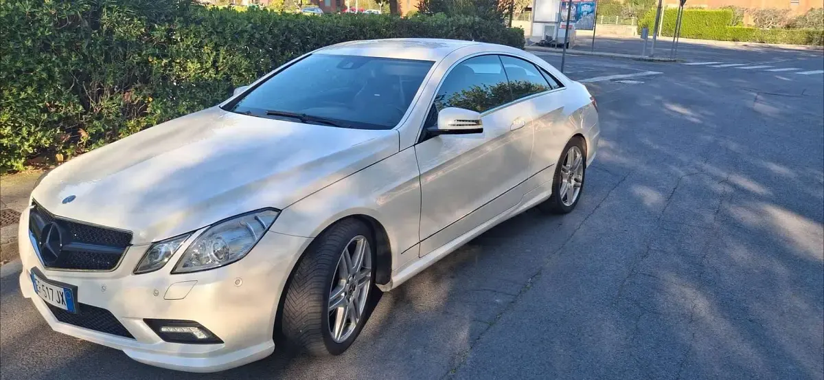 Usata Mercedes E220 Executive 170 CV (125 kW) 2010 Bianco Coupé