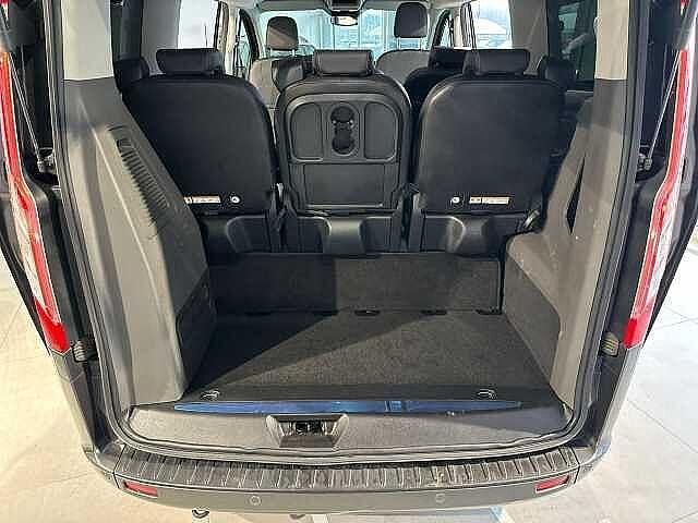 Usata Ford Tourneo Sport 149 CV (109 kW) 2022 Grigio Monovolume