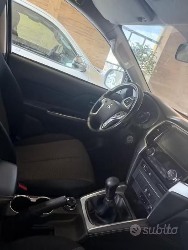 Usata Mitsubishi L200 Select 150 CV (110 kW) 2021 Marrone Pick-up
