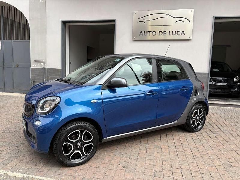 Usata Smart ForFour Passion 90 CV (66 kW) 2019 Blu Utilitaria