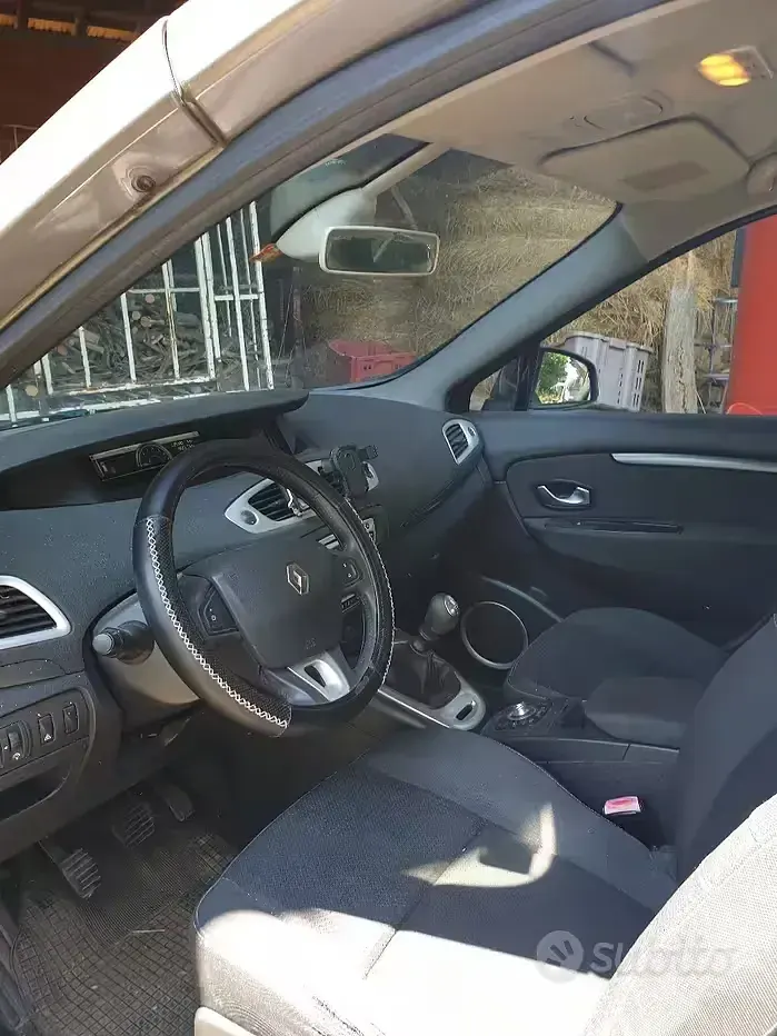Usata Renault Scénic III 130 CV (95 kW) 2009 Monovolume