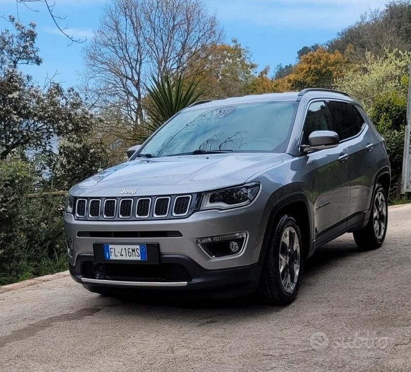 Usata Jeep Compass 120 CV (88 kW) 2017 Grigio SUV