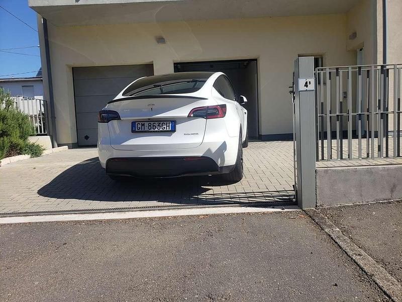 Usata Tesla Model Y Performance 392 kW (534 CV) 2023 Bianco SUV