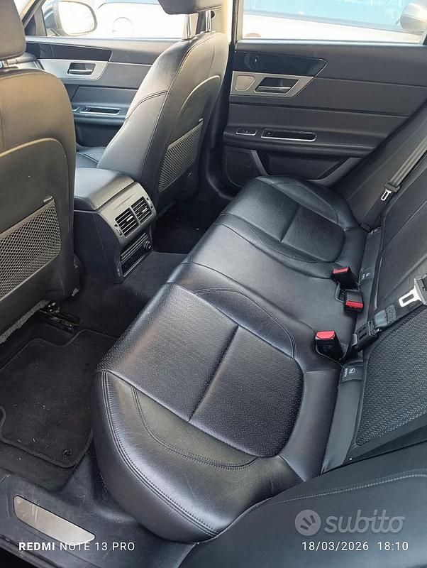 Usata Jaguar XF Prestige 180 CV (132 kW) 2017 Nero Berlina