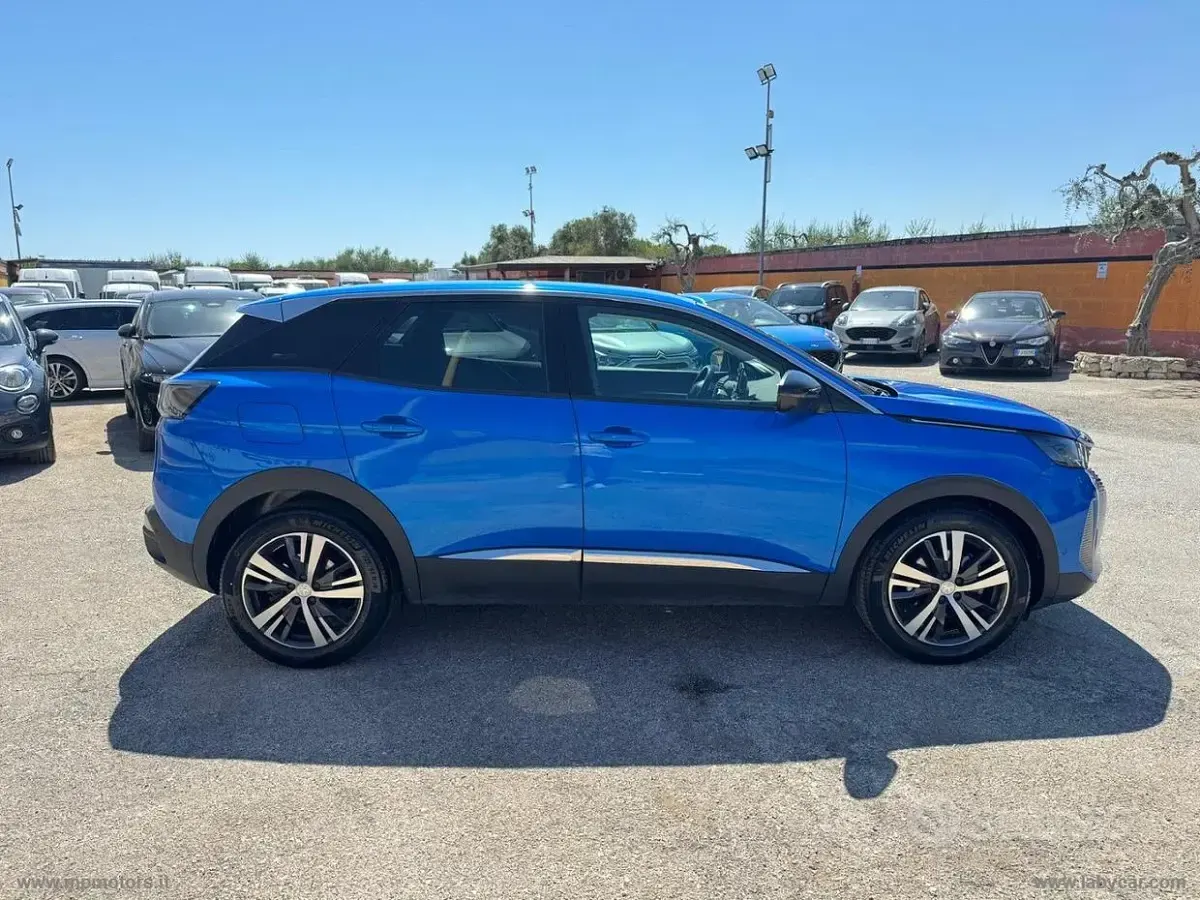 Usata Peugeot 3008 Allure 131 CV (96 kW) 2022 Blu/azzurro SUV