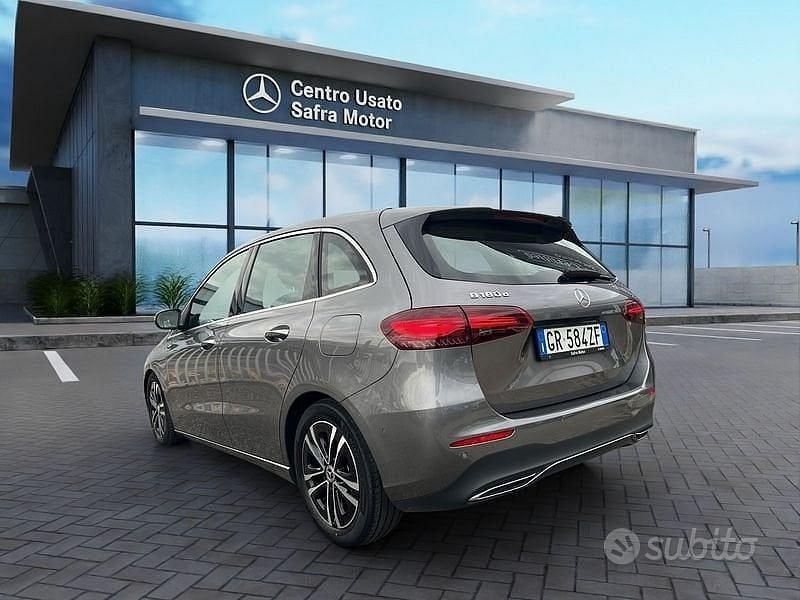 Usata Mercedes B180 Advanced Plus 116 CV (85 kW) 2023 Grigio Monovolume