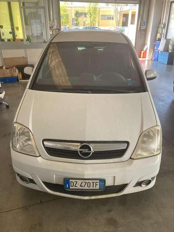 Usata Opel Meriva Cosmo 101 CV (74 kW) 2010 Bianco Monovolume