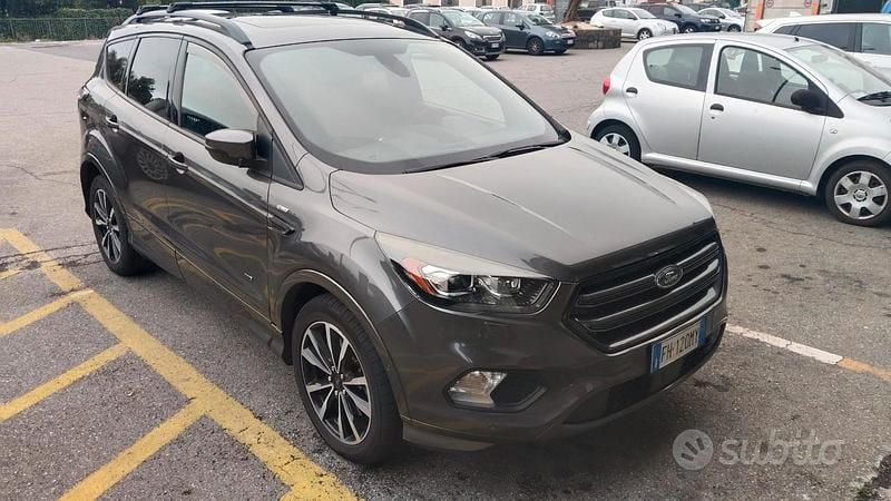 Usata Ford Kuga ST-Line 150 CV (110 kW) 2017 Nero SUV