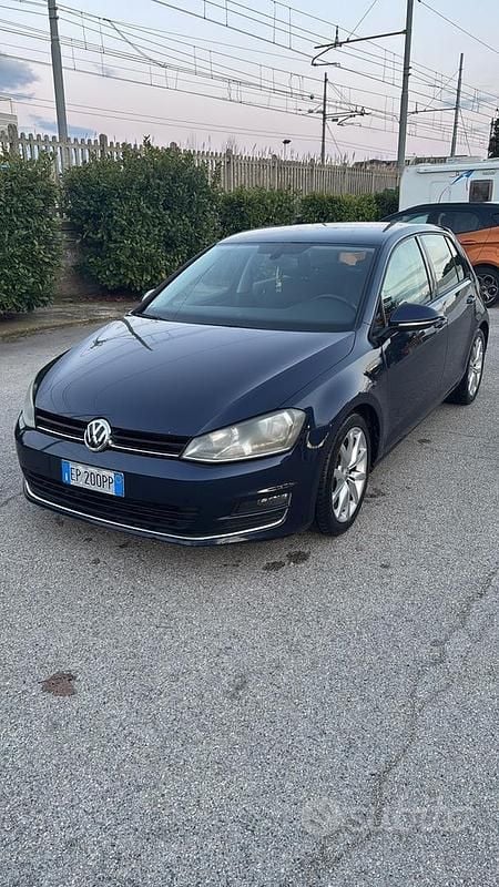 Usata VW Golf VII Highline 105 CV (77 kW) 2014 Blu Berlina