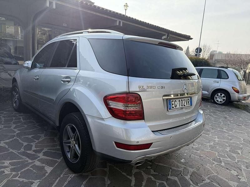 Usata Mercedes ML350 231 CV (169 kW) 2011 Grigio SUV