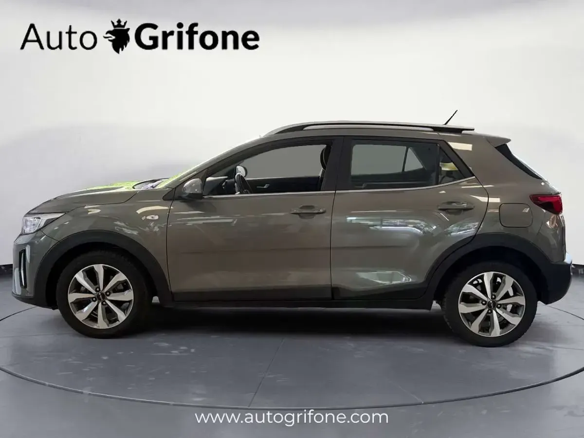 Usata Kia Stonic Style 101 CV (74 kW) 2022 Arancione SUV