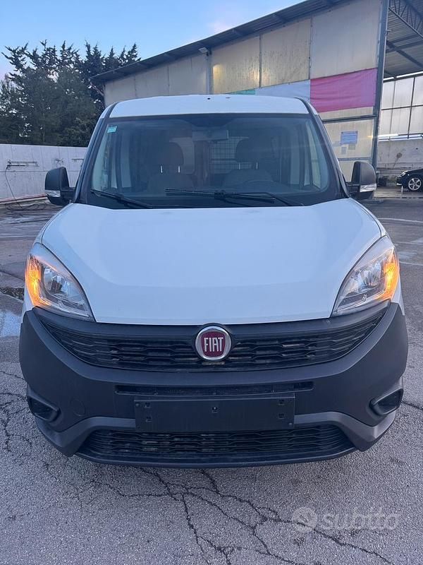 Usata Fiat Doblò 90 CV (66 kW) 2016 Monovolume