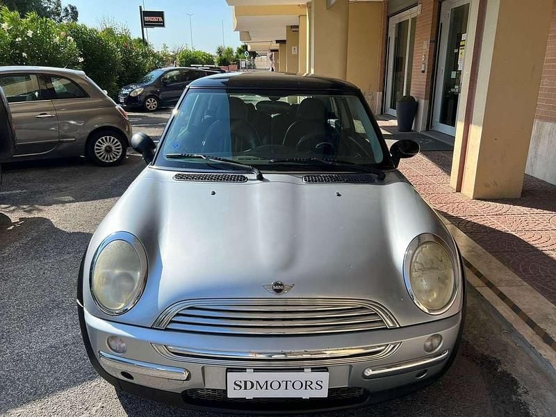 Usata Mini Cooper 116 CV (85 kW) 2002 Argento Utilitaria