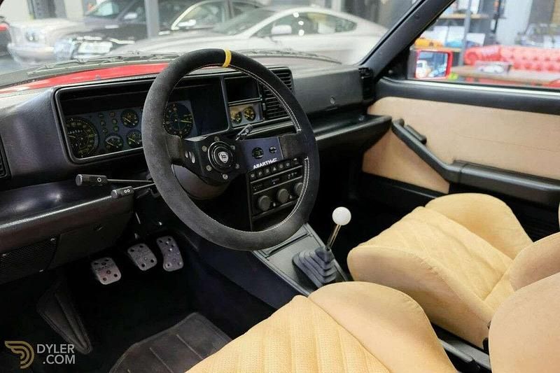 Usata Lancia Delta 211 CV (155 kW) 1994 Utilitaria