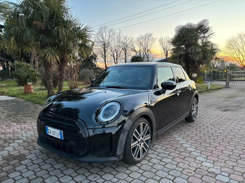 Nero Usata 2023 Mini Cooper Due volumi | 27.000 € (Molto cara) - Immagine 1/4