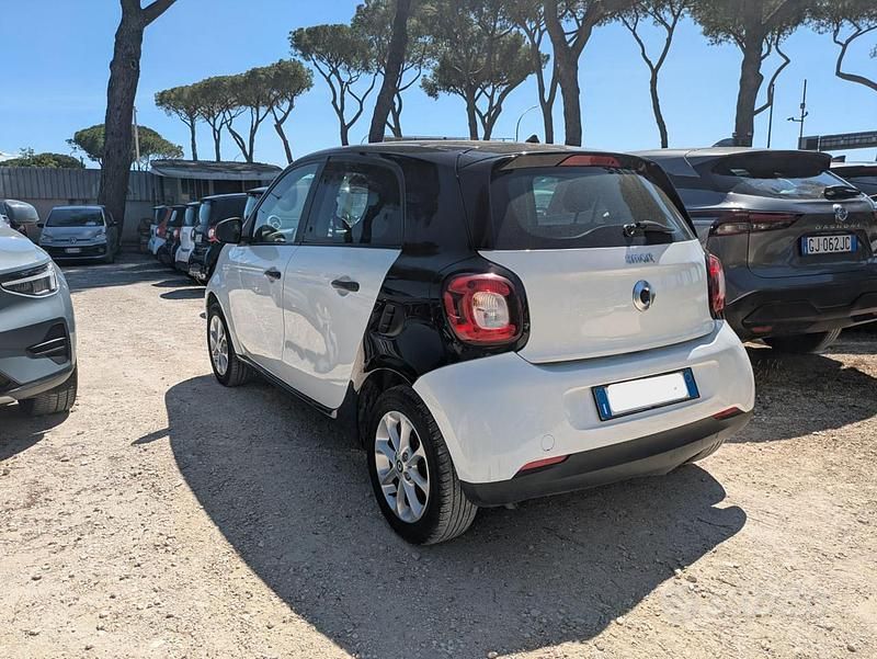 Usata Smart ForFour 71 CV (52 kW) 2018 Bianco Utilitaria