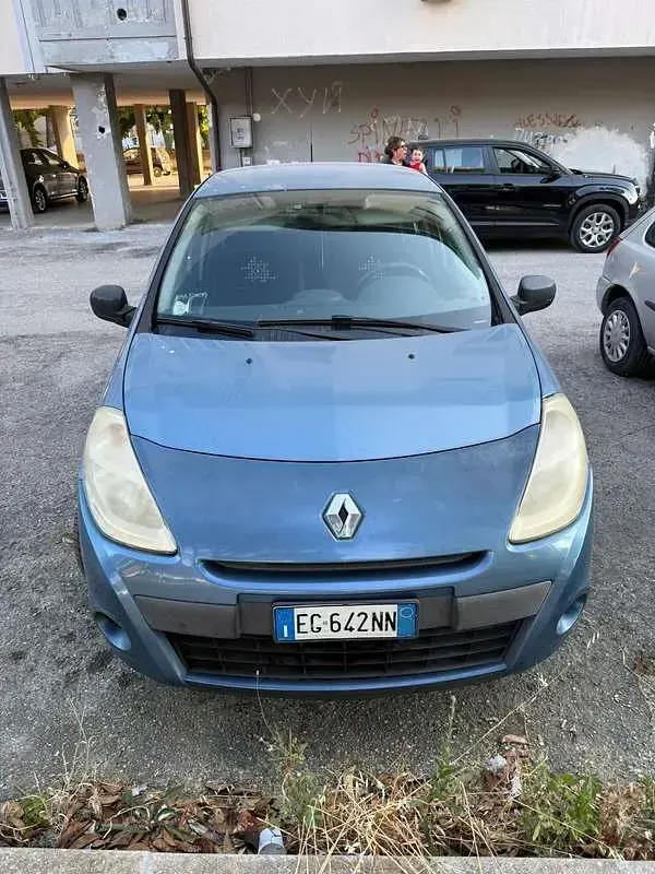 Usata Renault Clio II 75 CV (55 kW) 2011 Berlina