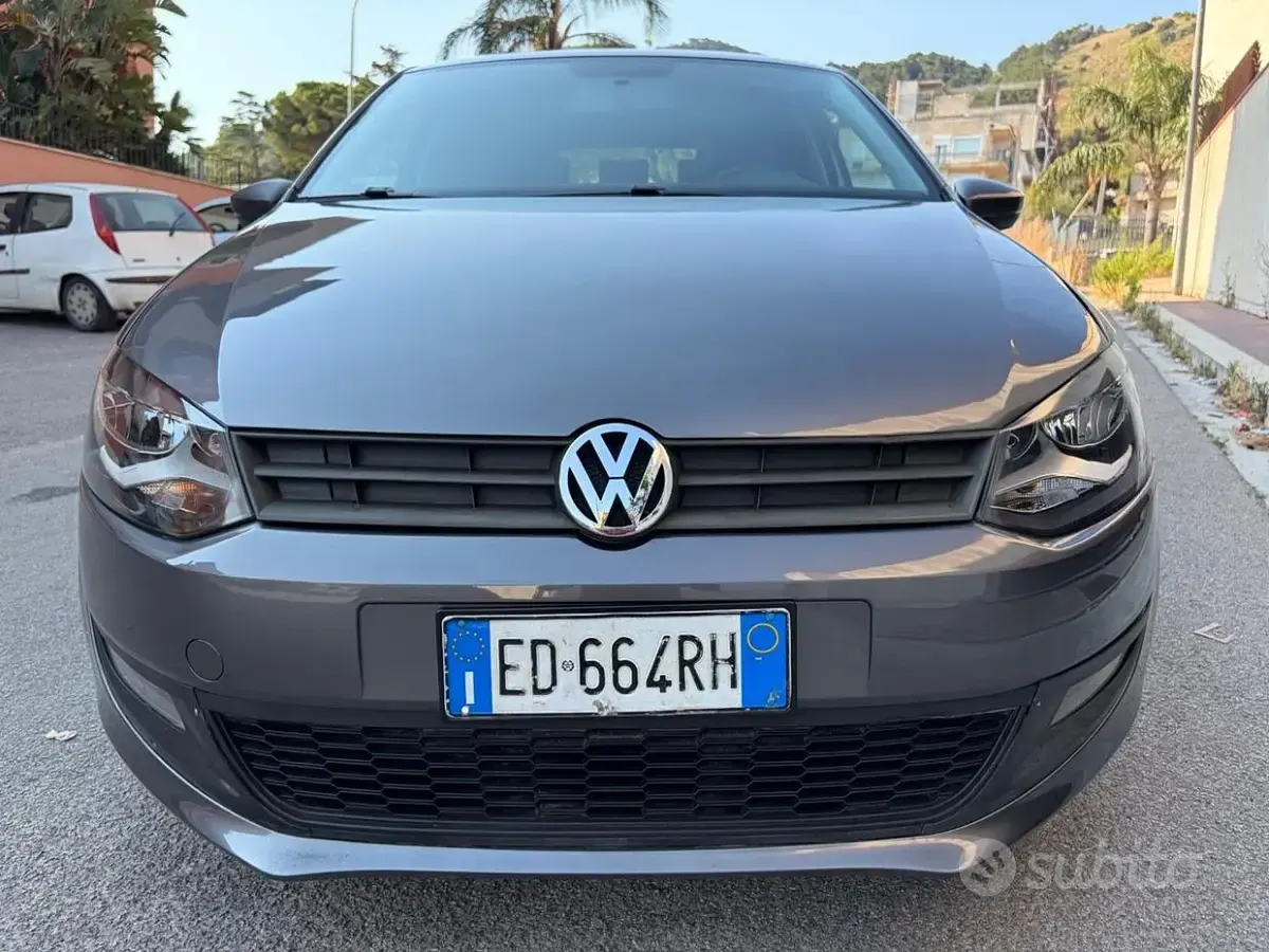 Usata VW Polo 69 CV (50 kW) 2011 Grigio Utilitaria