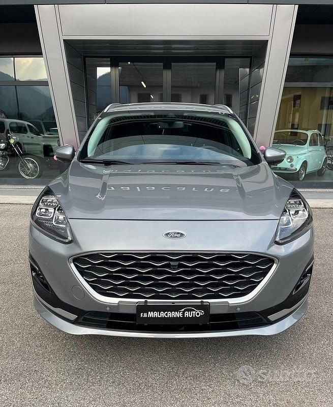 Usata Ford Kuga Vignale 225 CV (165 kW) 2023 Grigio SUV