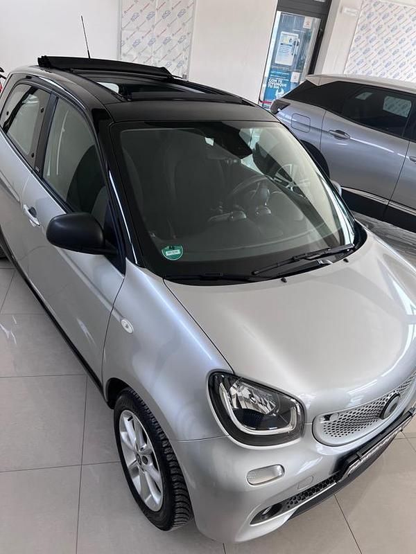 Usata Smart ForFour Passion 90 CV (66 kW) 2017 Grigio Utilitaria