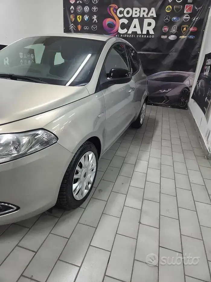 Usata Lancia Ypsilon S 86 CV (63 kW) 2012 Grigio Utilitaria