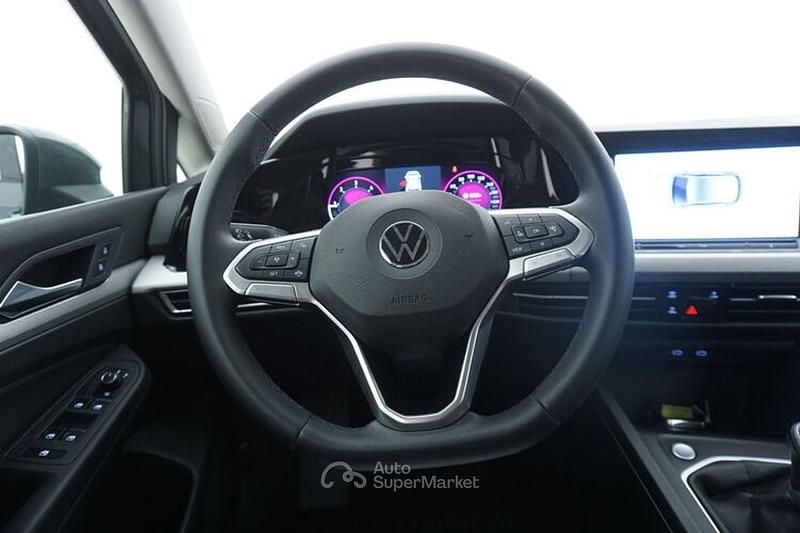 Usata VW Golf VIII Life 116 CV (85 kW) 2021 Gray Berlina