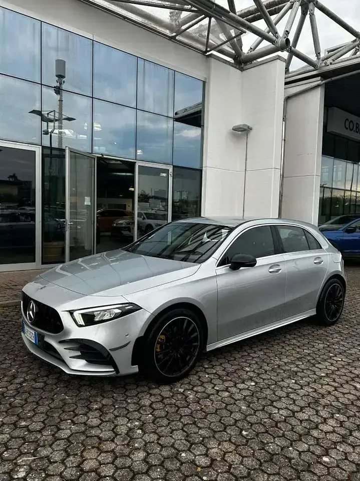 Usata Mercedes A180 116 CV (85 kW) 2018 Argento Berlina