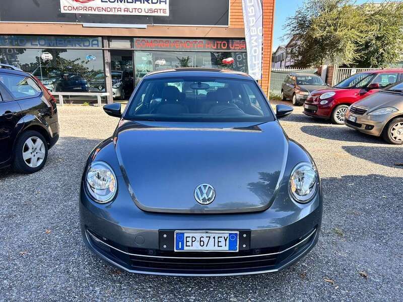 Usata VW Beetle Design 105 CV (77 kW) 2012 Grigio Utilitaria