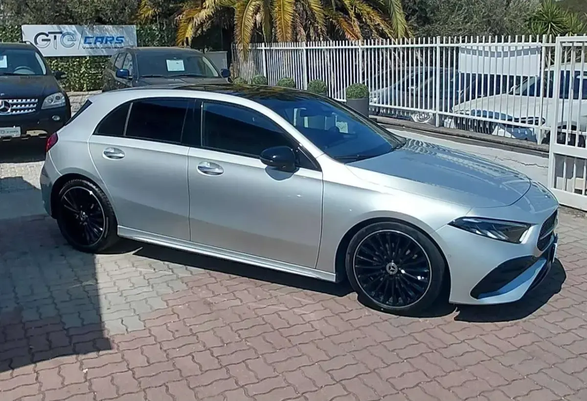 Usata Mercedes A180 AMG Line Premium Plus 116 CV (85 kW) 2023 Argento Berlina