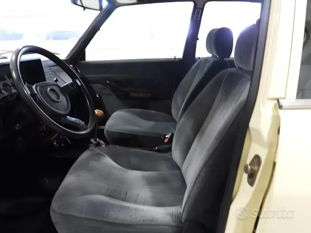 Usata Alfa Romeo Alfetta 130 CV (95 kW) 1981 Rosso Berlina