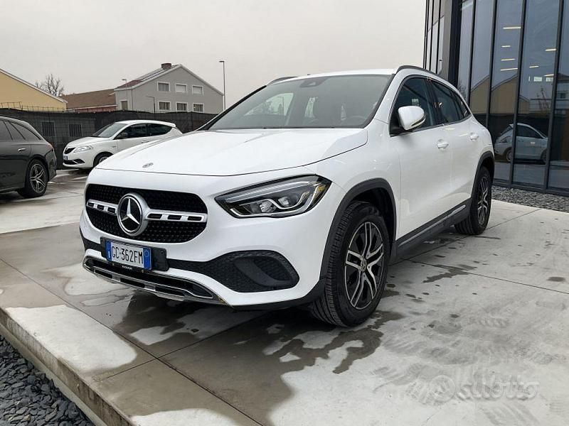 Usata Mercedes GLA200 163 CV (119 kW) 2020 Bianco SUV