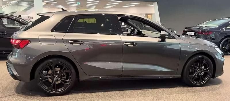 Usata Audi A3 S-Line 150 CV (110 kW) 2025 Grigio Berlina