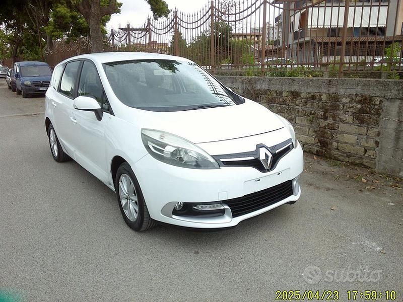 Usata Renault Scénic III 110 CV (80 kW) 2014 Bianco Monovolume