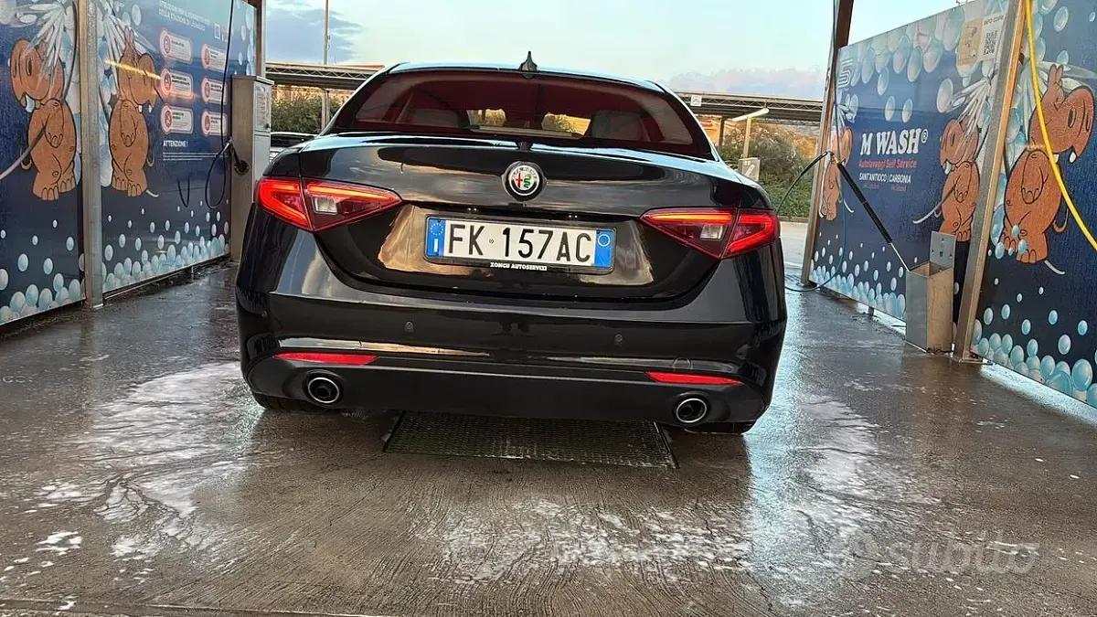 Usata Alfa Romeo Giulia 180 CV (132 kW) 2017 Nero Berlina