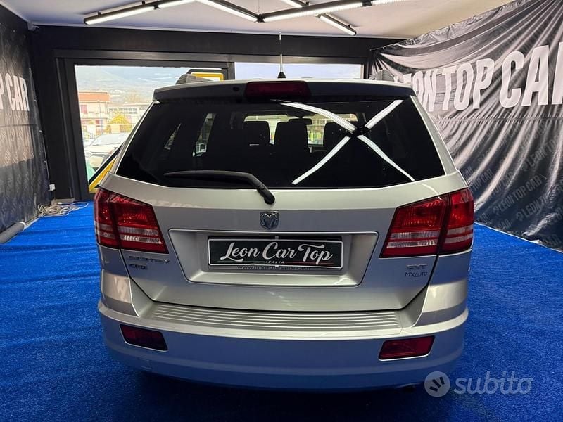 Usata Dodge Journey 140 CV (102 kW) 2009 Grigio SUV
