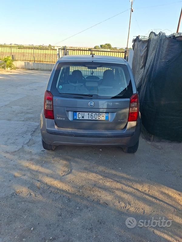 Usata Fiat Idea 75 CV (55 kW) 2005 Grigio Monovolume