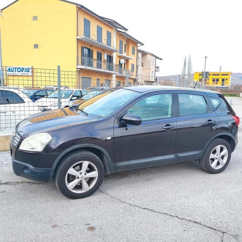 Nero Usata 2009 Nissan Qashqai Visia SUV | 2500 € (Buon prezzo) - Immagine 1/4